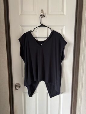 Black V-Neck Oversized Women’s Top - Brand Unspecified